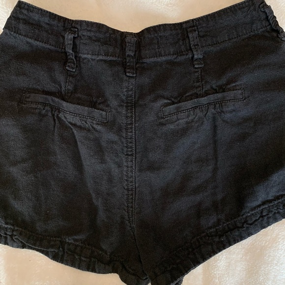 ABERCROMBIE & FITCH FLOWY SHORTS - Picture 2 of 3